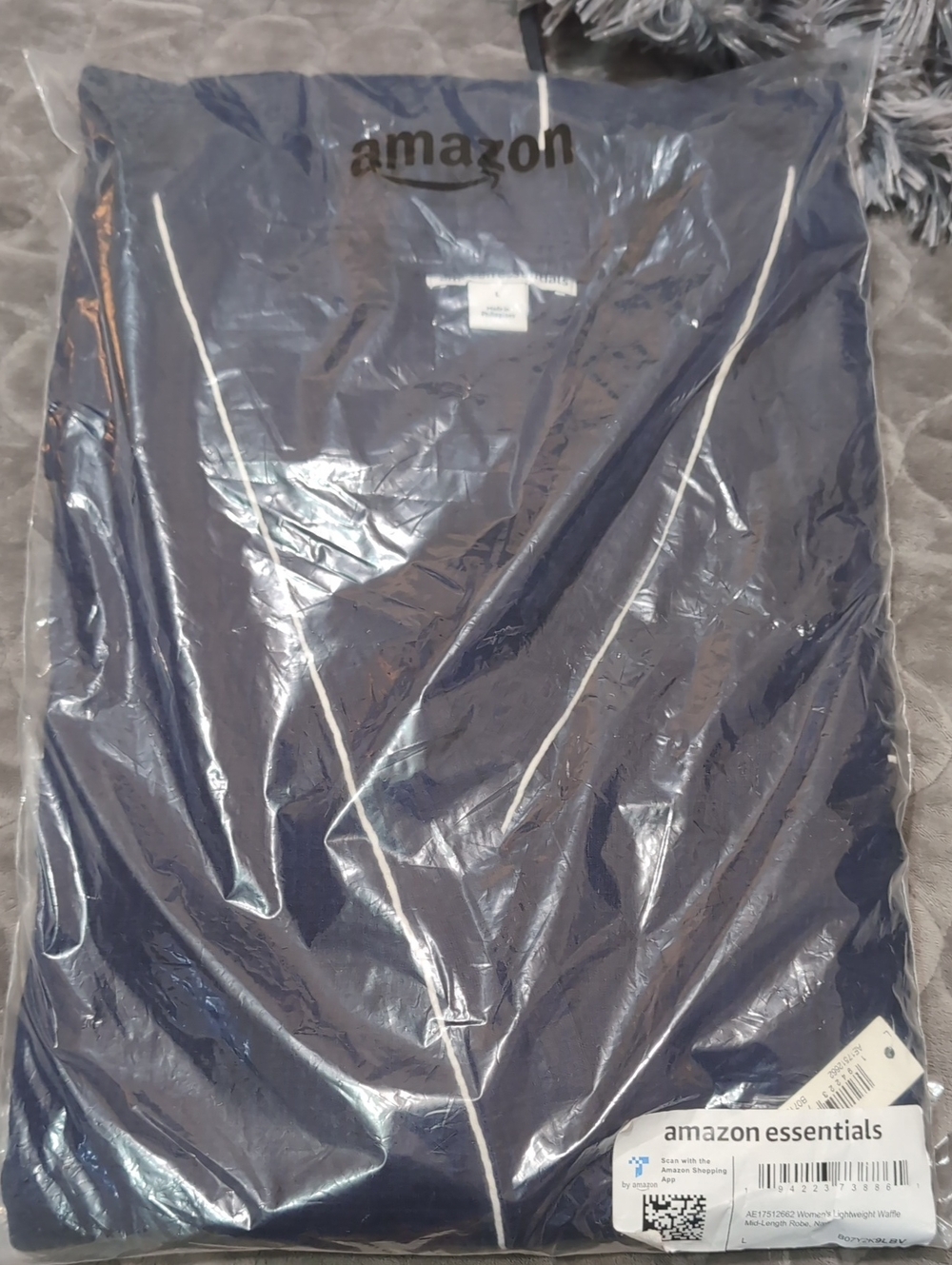 Amazon Essentials Navy Robe with Contrast Piping